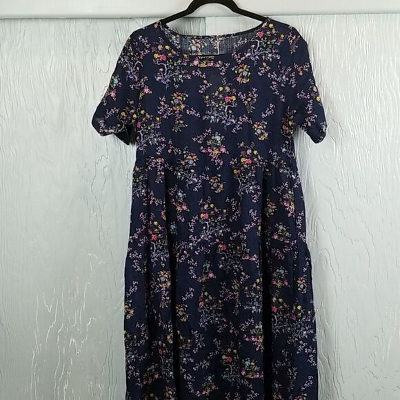 🖤 5/$20 🖤 NWT.. FLORAL OVERSIZED DRESS - Picture 1 of 9